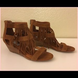 Steve Madden “Amaaya “ fringe wedge sandals